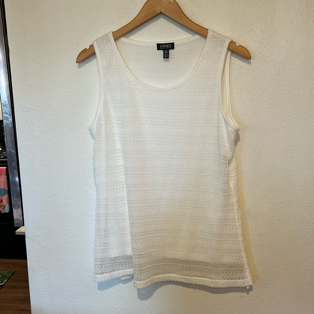 Jones New York white knit lace sleeveless top